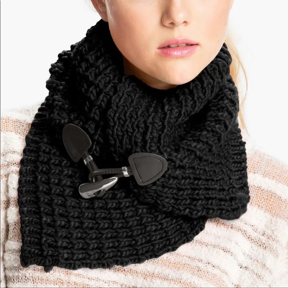 Michael Kors Toggle Neck Warmer - Picture 9 of 13